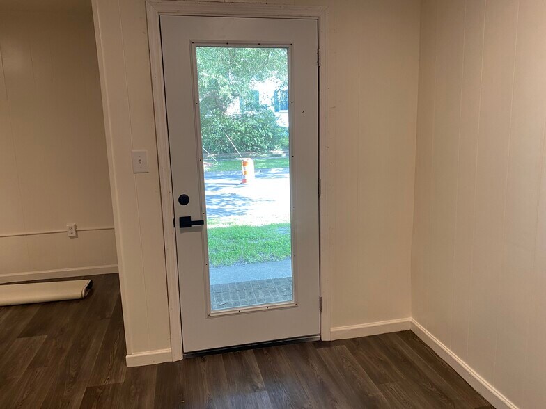 More Photos Of 103 Queen St, Georgetown Medical For Lease