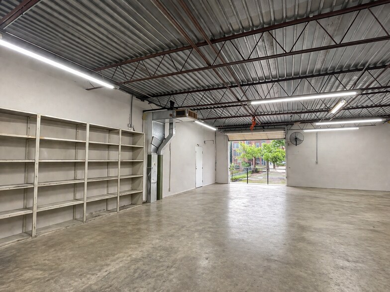 More Photos Of 820 Shelby Ln, Austin Warehouse For Lease
