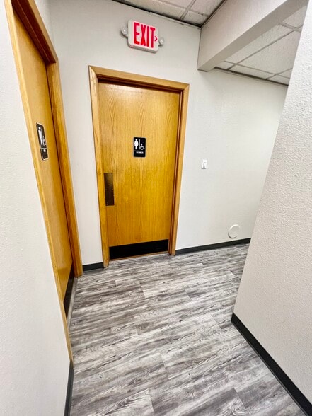 More Photos Of 2525 W Beryl Ave, Phoenix Office For Lease