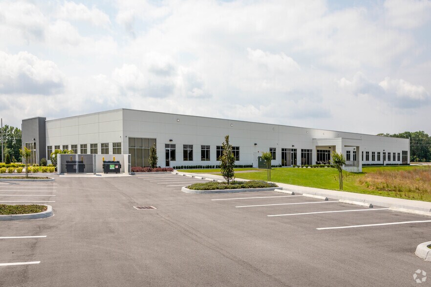 More Photos Of 3111 W Pipkin Rd, Lakeland Office For Lease