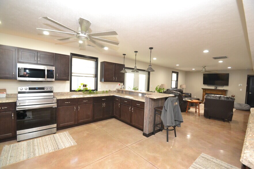 More Photos Of 3247 E State Road 28, Tipton Warehouse For Sale