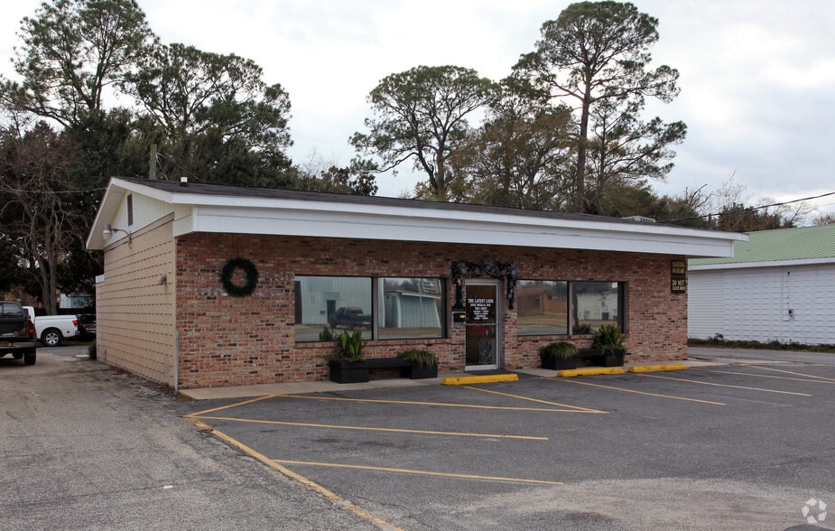 More Photos Of 2422 Ingalls Ave, Pascagoula Freestanding For Sale