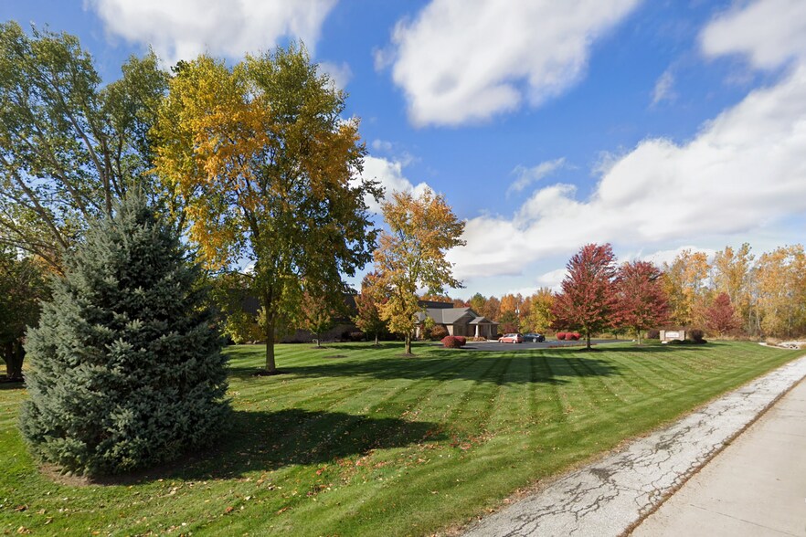 More Photos Of 7817 Honeywell Dr, Fort Wayne Warehouse For Sale
