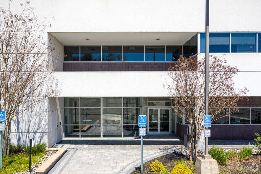 More Photos Of 12 Vreeland Rd, Florham Park Office For Lease