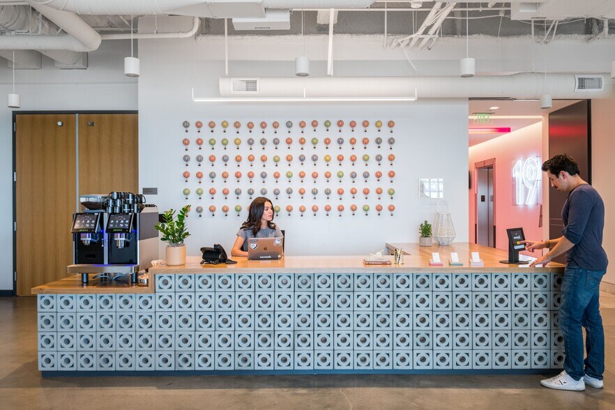 More Photos Of 400 Spectrum Center Dr, Irvine Office For Lease