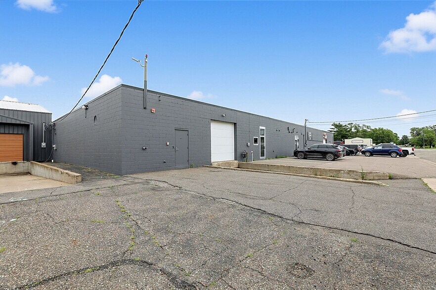 More Photos Of 585 1st St SE, Saint Cloud Warehouse For Sale