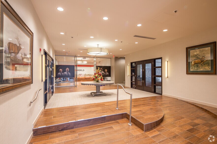 More Photos Of 1699 S Hanley Rd, Brentwood Office For Lease
