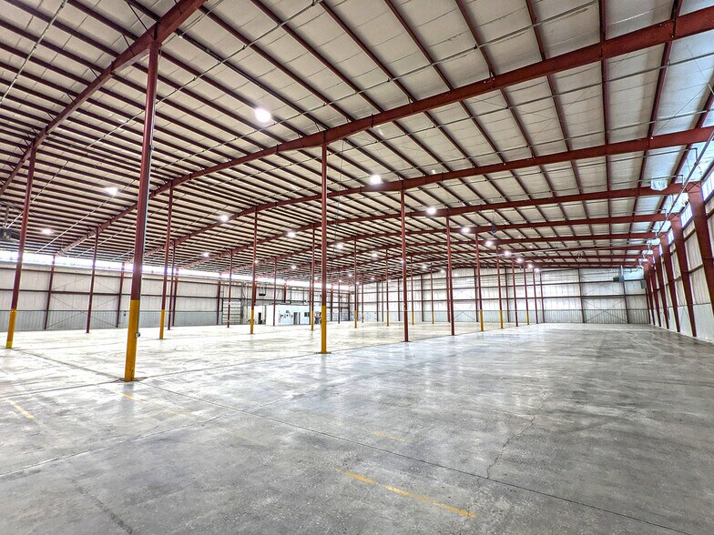 More Photos Of 400 Earl Rd, Shorewood Warehouse For Lease