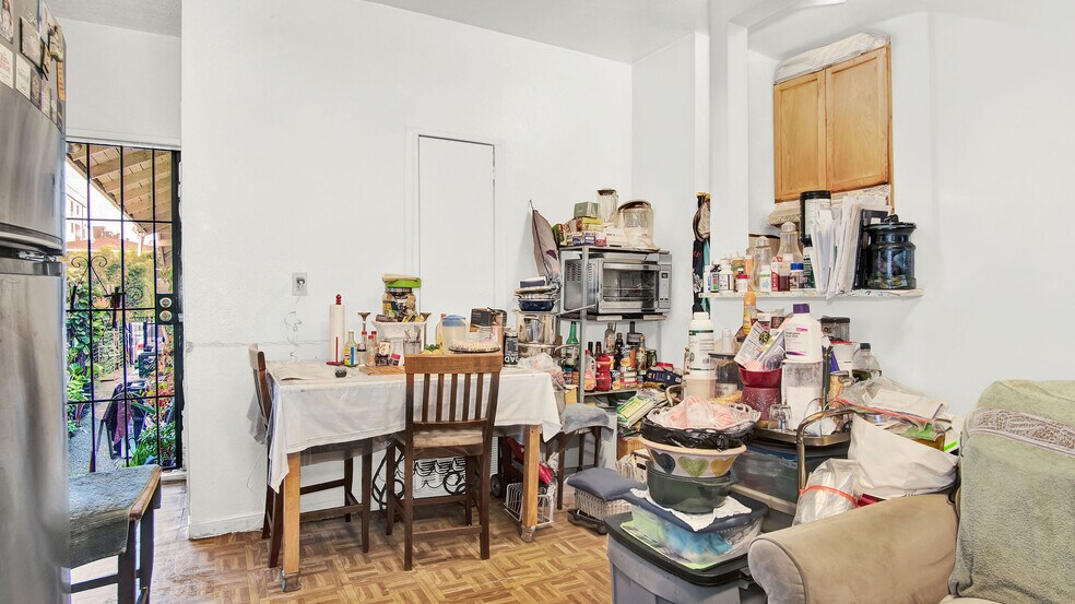 More Photos Of 644 N Serrano Ave, Los Angeles Apartments For Sale