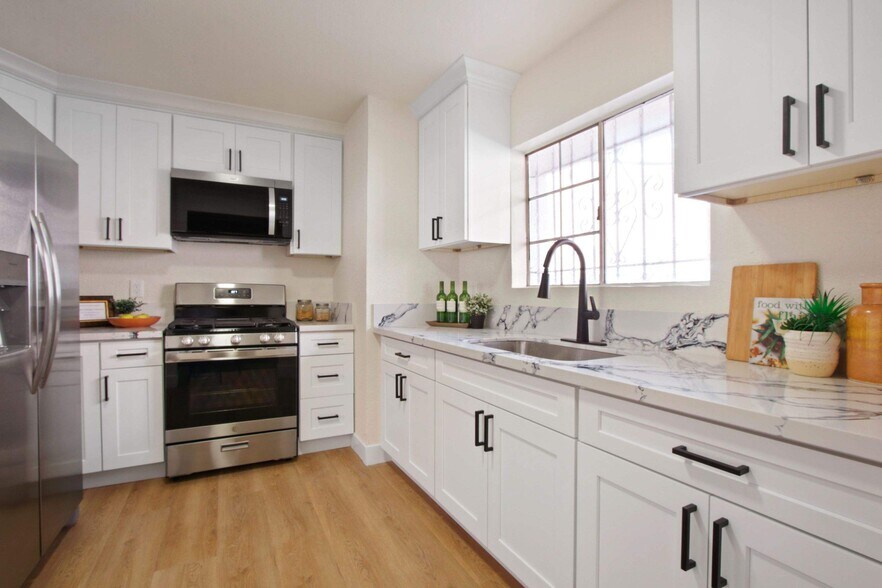 More Photos Of 6337 10th Ave, Los Angeles Apartments For Sale