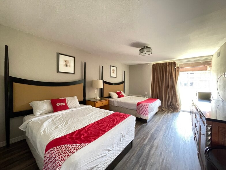 More Photos Of 815 S US Highway 281, Alice Hotel For Sale