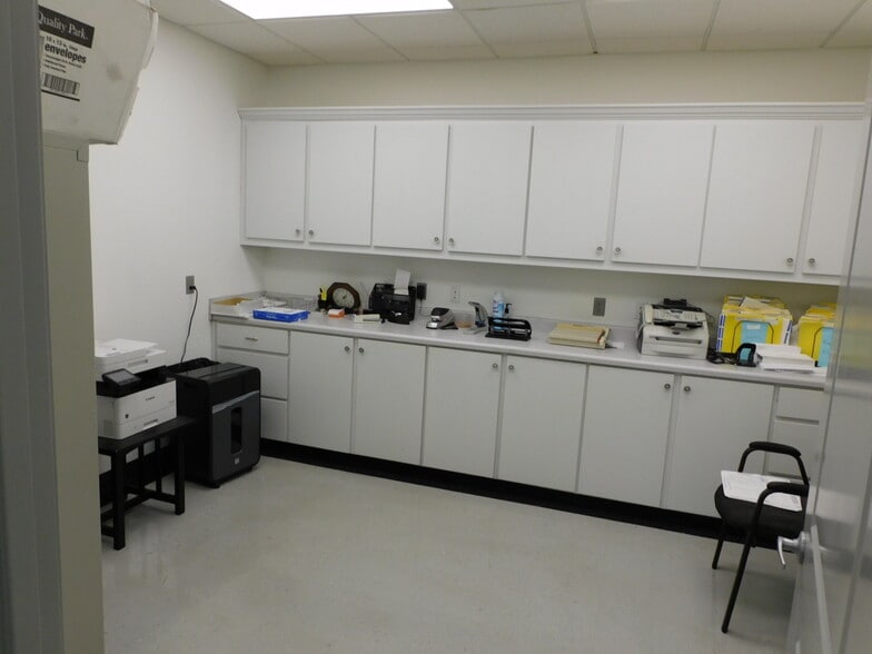 More Photos Of 7950 US-31 Hwy, Calera Office For Sale