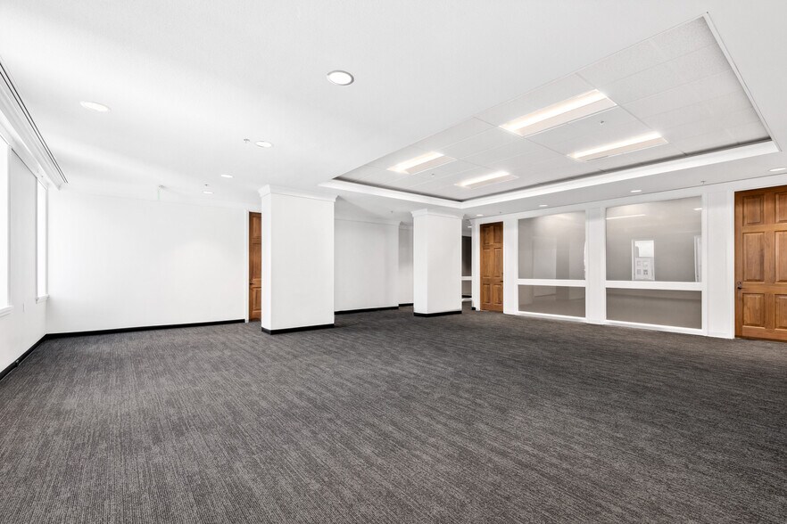 More Photos Of 2815 Colby Ave, Everett Office For Lease