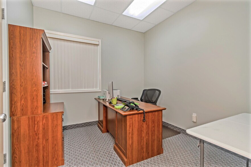 More Photos Of 7641 66th St N, Pinellas Park Medical For Sale