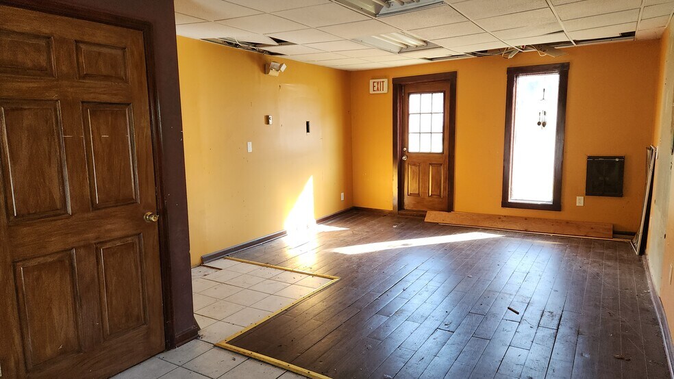 More Photos Of 136 NJ-183, Stanhope General Retail For Lease