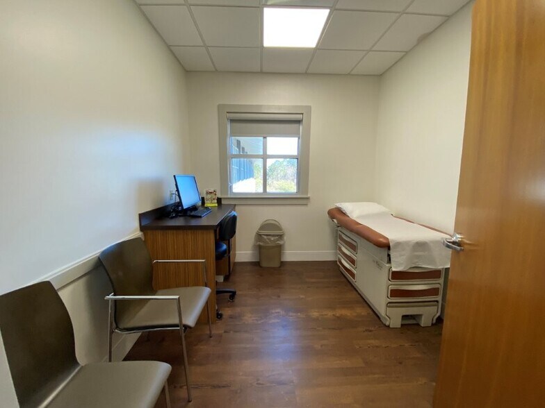 More Photos Of 180 Wingo Way, Mount Pleasant Medical For Lease