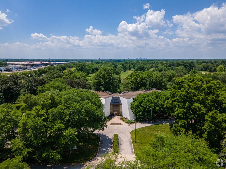 More Photos Of 2323 Lake Club Dr, Columbus Office For Lease