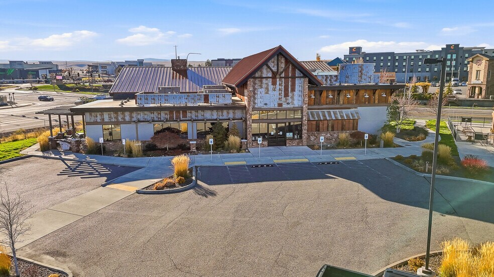 More Photos Of 4862 W Hildebrand Blvd, Kennewick Restaurant For Lease