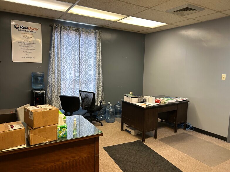 More Photos Of 800 Mountain Home Road Rd, Sinking Spring Warehouse For Lease