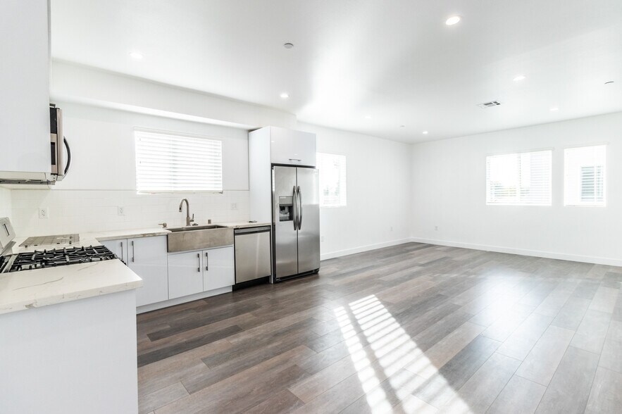 More Photos Of 1818 Thurman Ave, Los Angeles Apartments For Sale