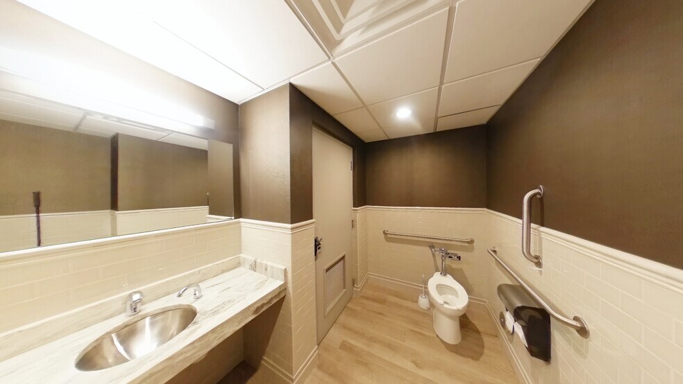 More Photos Of 11885 12 Mile Rd, Warren Medical For Lease