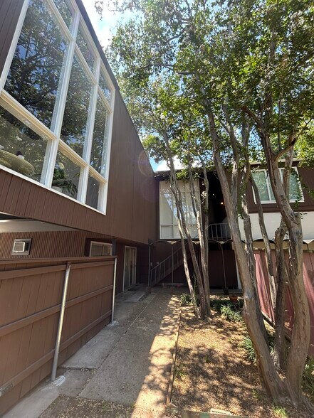 More Photos Of 4916 Kelvin Dr, Houston Freestanding For Lease