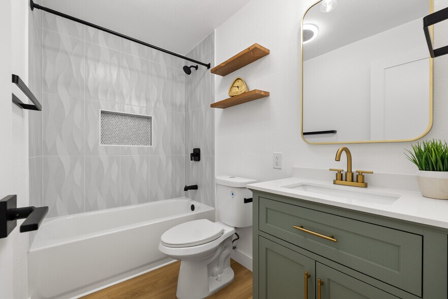 More Photos Of 2715 A St, San Diego Apartments For Sale