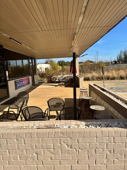 More Photos Of 902 W Panola St, Carthage Freestanding For Lease