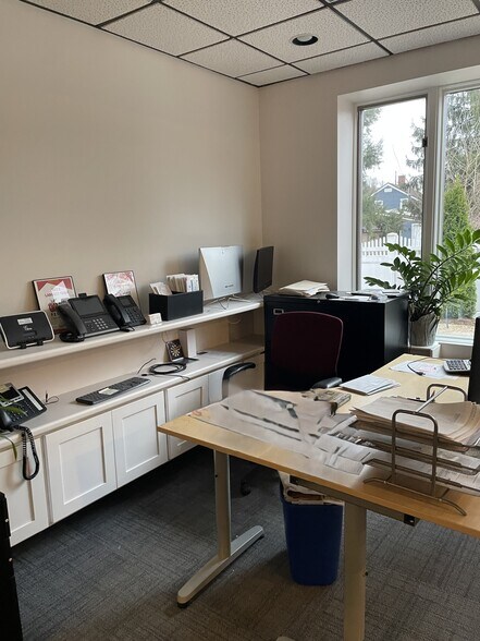 More Photos Of 17 Parker Terrace Ext, Glastonbury Office For Lease