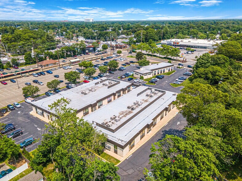 More Photos Of 152 Islip Ave, Islip Medical For Lease