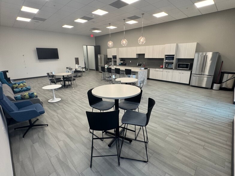More Photos Of 22932 Elkana Deane Ln, Katy Warehouse For Lease