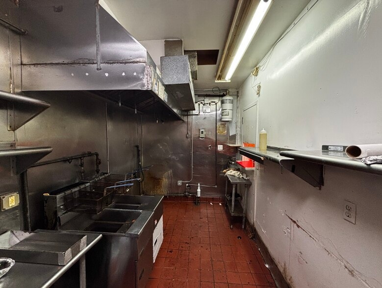 More Photos Of 370 W 52nd St, New York Apartments For Lease