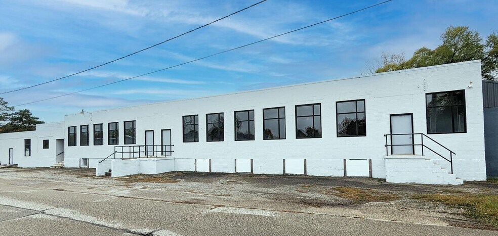 Primary Photo Of 1010 E Madison St, Big Rapids Manufacturing For Lease
