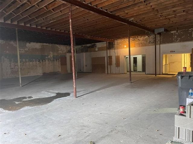 More Photos Of 301 S Oakwood, Detroit Warehouse For Sale