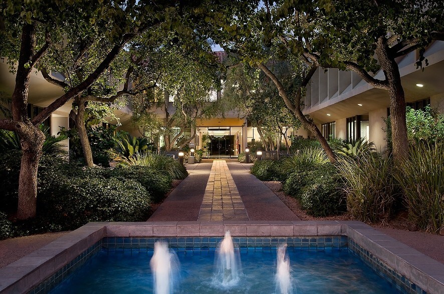 More Photos Of 2200 E Camelback Rd, Phoenix Loft Creative Space For Lease