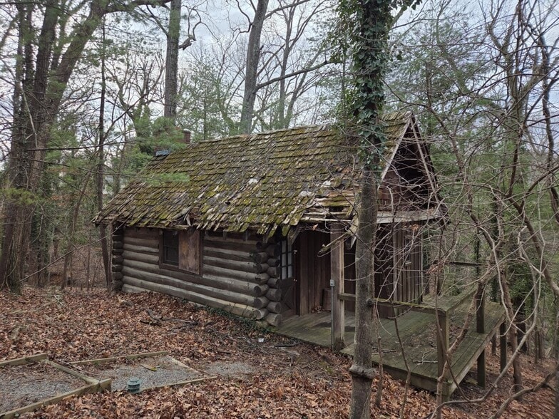 More Photos Of 934 Commander Dr, Roanoke Specialty For Sale