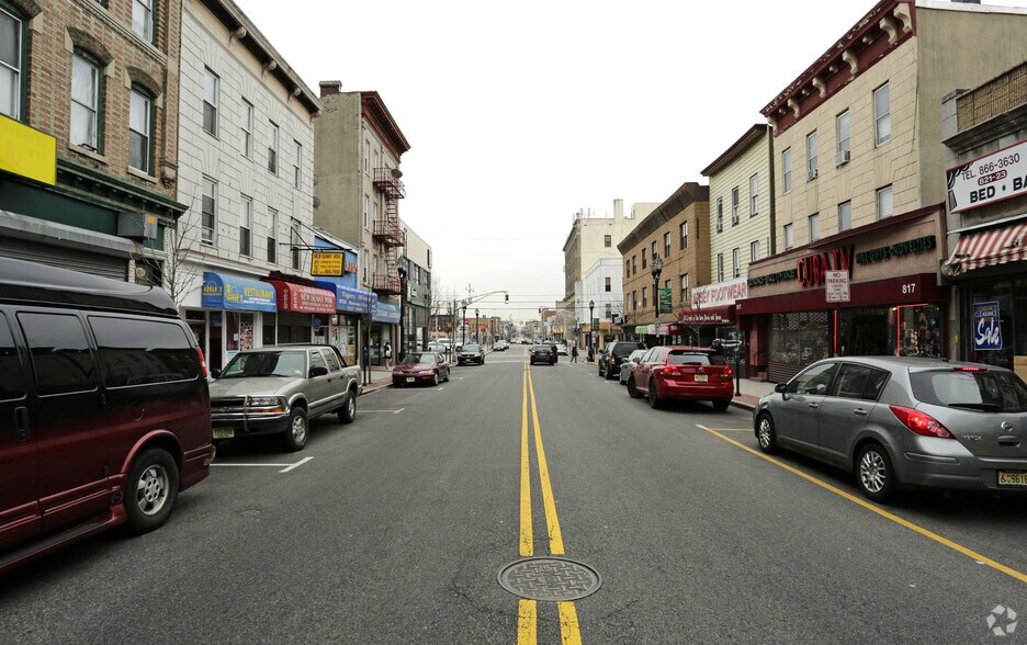 More Photos Of 814-816 Summit Ave, Union City Apartments For Sale