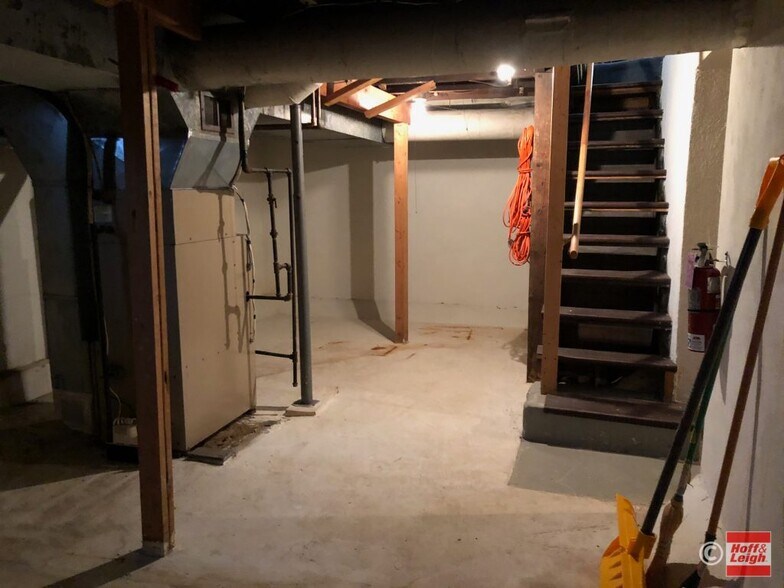 More Photos Of 2046 S Main St, Akron Office For Lease