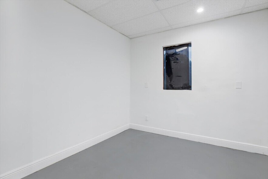 More Photos Of 12425 N Florida Ave, Tampa Medical For Lease