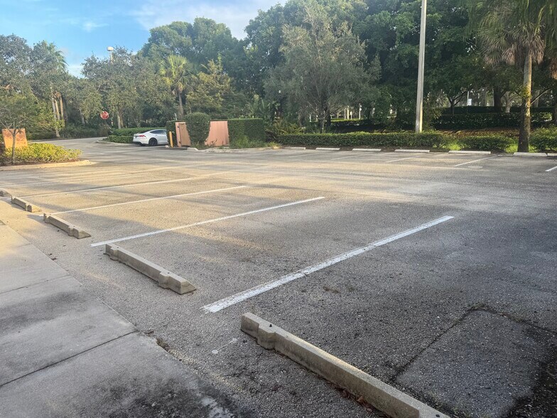 More Photos Of 2233 Commerce Pky, Weston Office For Sale