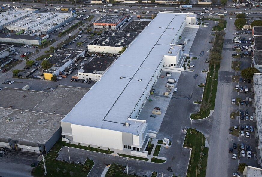 More Photos Of 4995 NW 77th Ave, Miami Warehouse For Lease