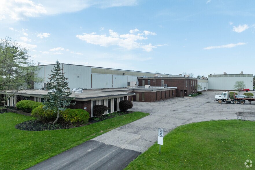 Primary Photo Of 29125 Hall St, Solon Manufacturing For Sale