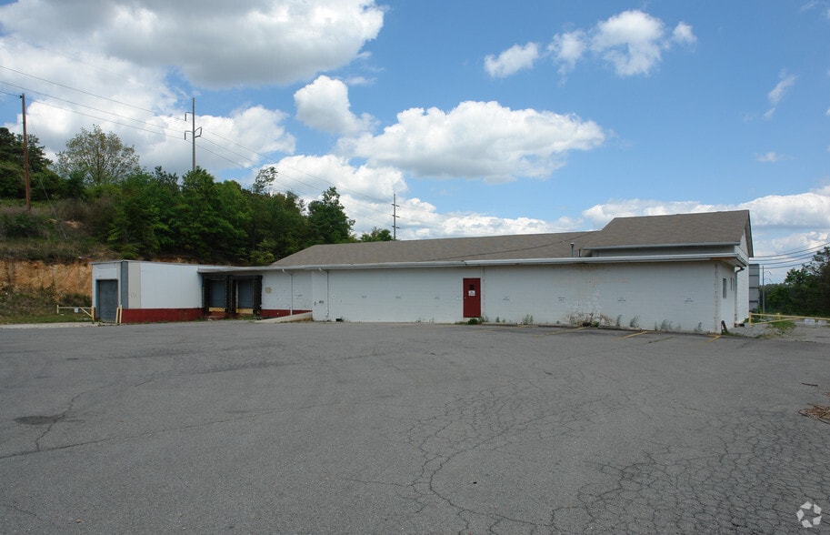 Primary Photo Of 2101 Rockmart Hwy, Rome Manufacturing For Sale
