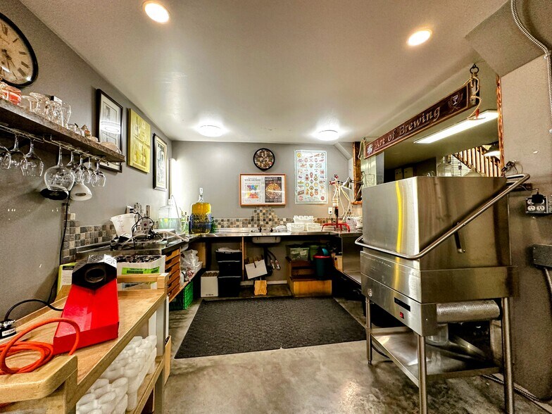 More Photos Of 1156 Rocky Creek Rd, Ladysmith Flex For Sale