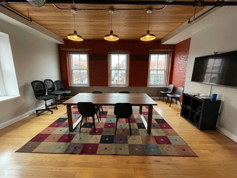 More Photos Of 559 Main St, Bethlehem Storefront For Lease