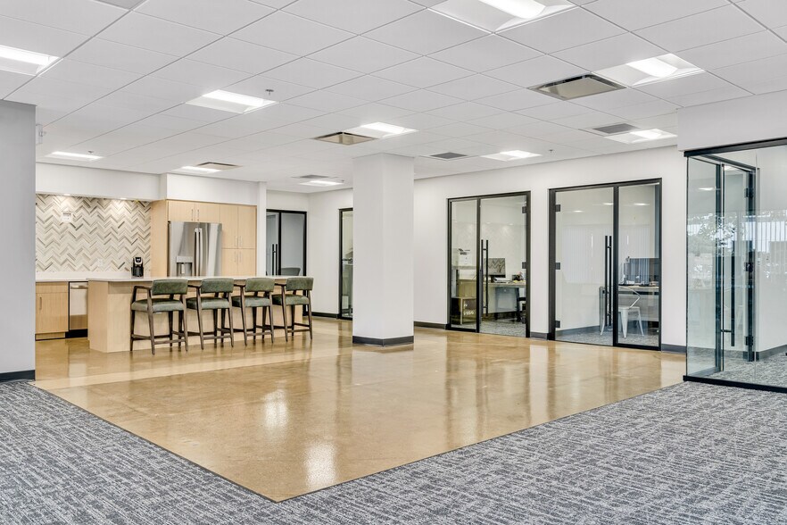 More Photos Of 70 Hastings St, Wellesley Office For Sale