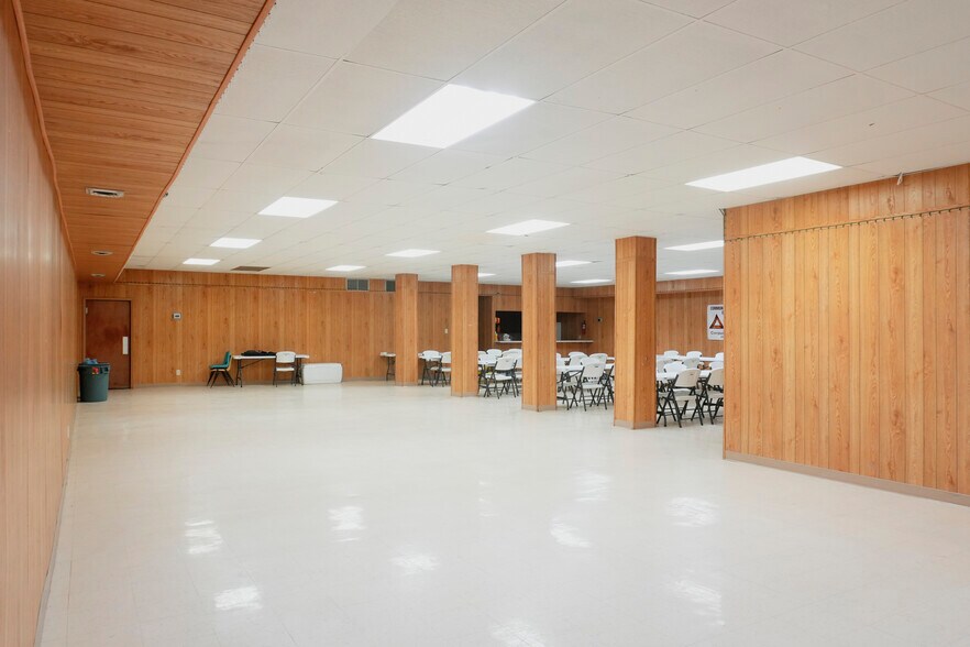 More Photos Of 1210 S Staples St, Corpus Christi Office For Sale