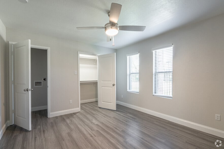 More Photos Of 1600 Avenue M, South Houston Apartments For Sale