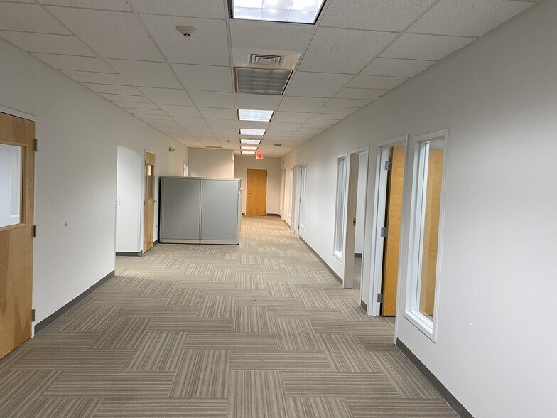 More Photos Of 20 Commercial St, Branford Research And Development For Lease