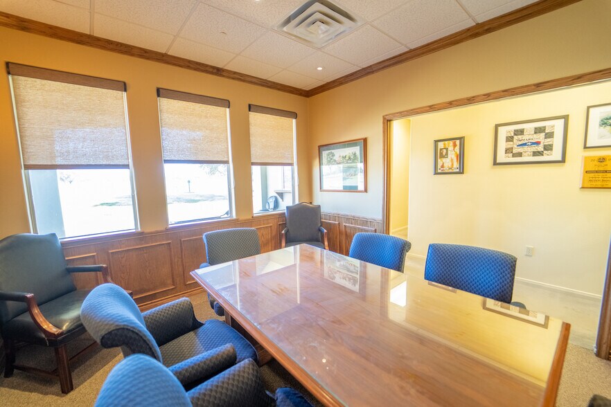 More Photos Of 5103 E Airline Rd, Victoria Office For Lease